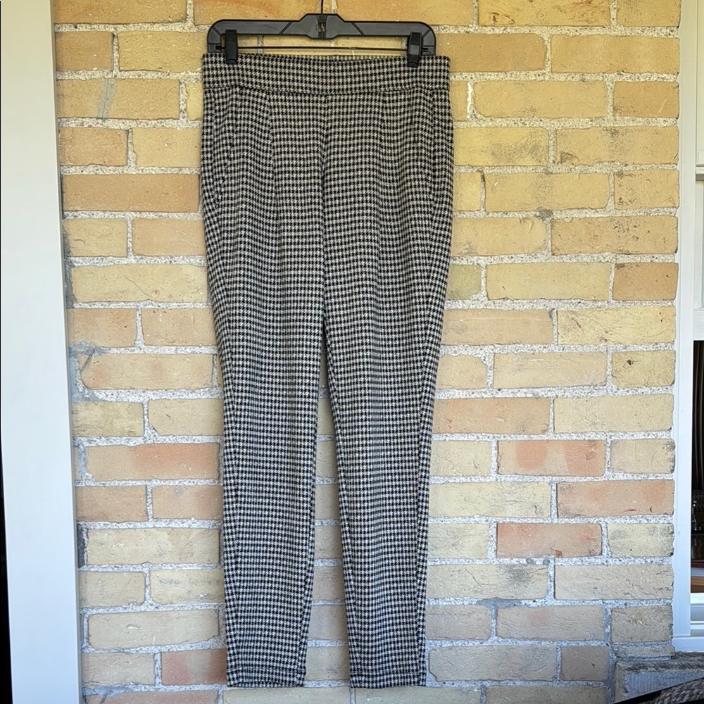 NWT. Raffaello Rossi Black and White Houndstooth Pants